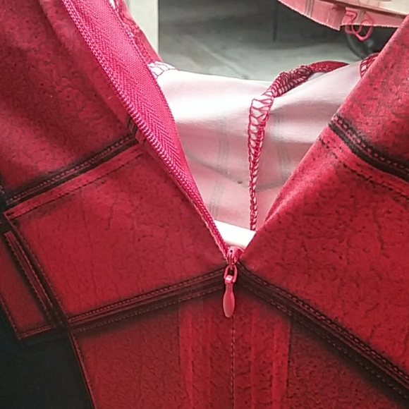 COSTUME - Picture 3 of 8